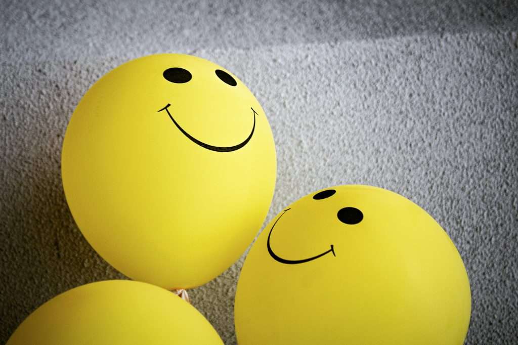 smiley face balloons