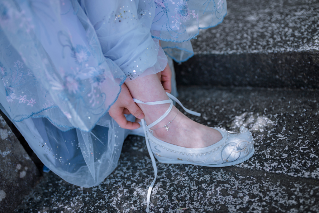 rewriting-the-glass-slipper-feminist-fairytale-rewritings